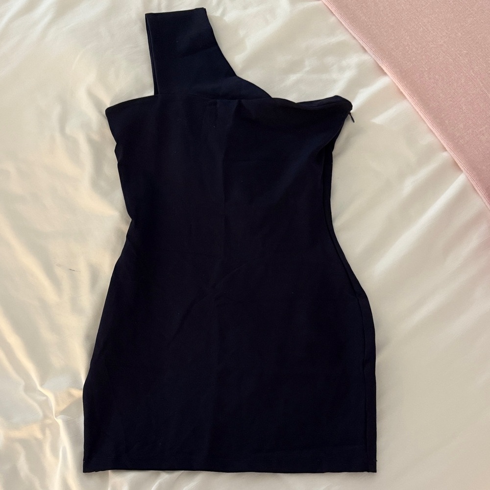 Super down One-Shoulder Navy Dress
